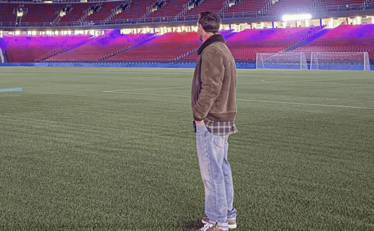 Lionel Messi made a surprise visit to Spotify Camp Nou late Sunday night, without informing anyone from FC Barcelona.