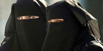 Education Minister Orders Reinstatement of Student Barred for Wearing Niqab