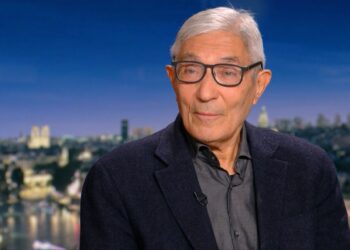Algerian authorities have vindictively revoked the biometric passport of Franco-Algerian writer Boualem Sansal.