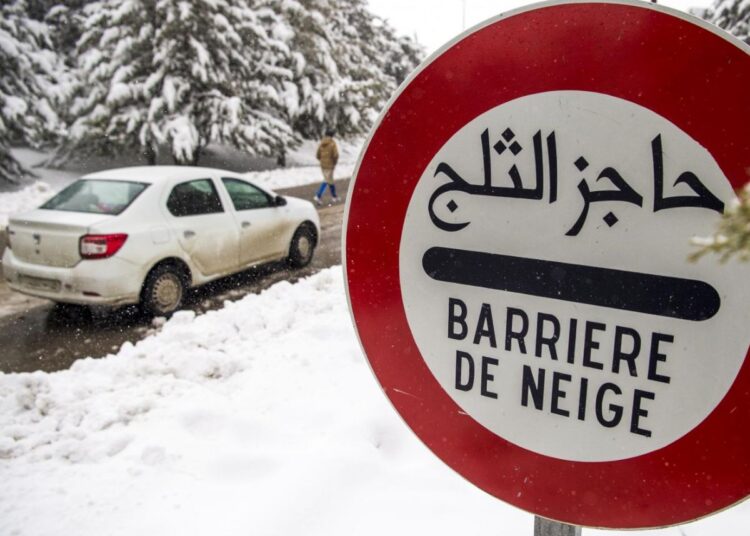Morocco’s meteorological agency issued an orange-level weather alert Saturday as snowfall, heavy rains, and freezing temperatures are forecast to affect multiple provinces through Monday.