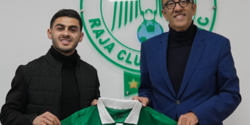Raja Casablanca officially announced the signing of Jordanian international Mohamed Abu Zraiq, nicknamed “Sharara.”