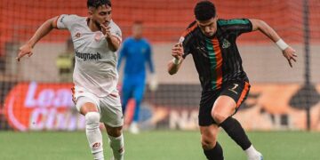 AS FAR earned a convincing 3-0 victory against CODM in Rabat on Friday in round 14 of the Moroccan top flight.