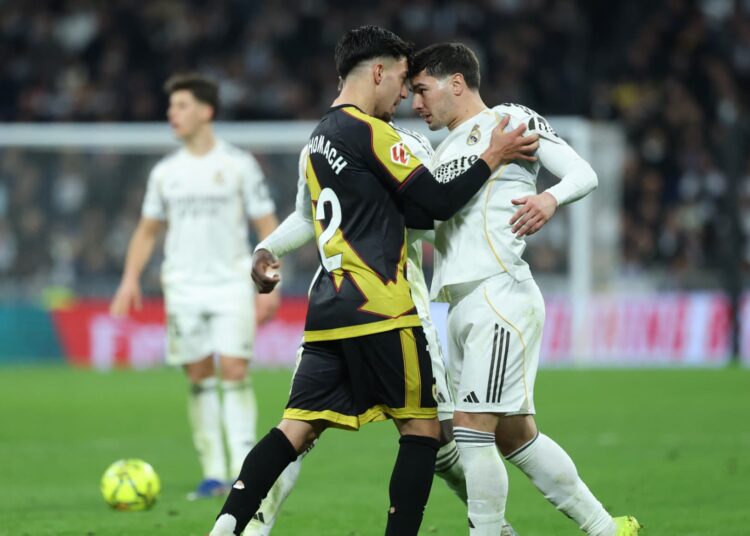Moroccan internationals Brahim Díaz and Ilias Akhomach engaged in a heated altercation during Real Madrid’s dramatic 2-1 triumph over Rayo Vallecano at the Santiago Bernabéu on Sunday night.