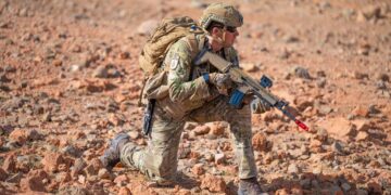 Prince Gabriel of Belgium during his final winter training camp at Belgium’s Royal Military Academy in Morocco’s desert region near Errachidia. Credit: ERM/KMS – Laszlo Reylandt