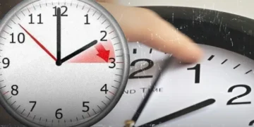 On June 25, Morocco’s Head of Government, Aziz Akhannouch, announced that Morocco will officially return to GMT (UTC+0) as its legal time from September 20, replacing the permanent GMT+1 system that has been in place since 2018. 