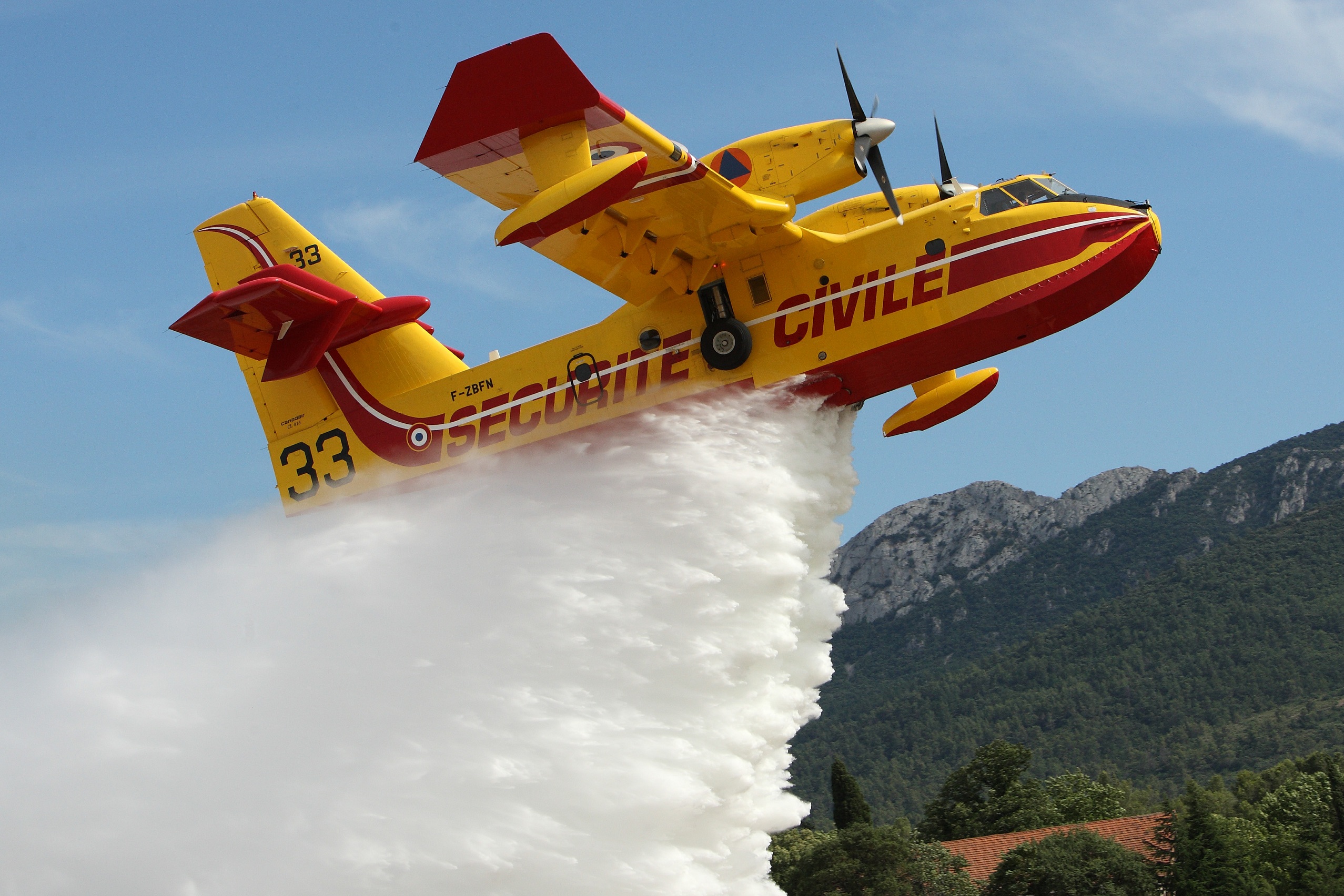 Avincis, De Havilland Sign Major Canadair Amphibious Aircraft Deal Covering Morocco