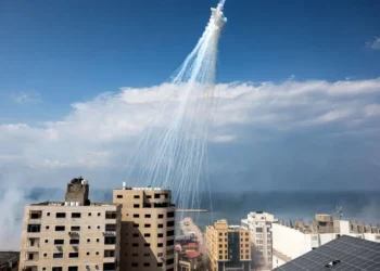Human Rights Watch (HRW) on Monday accused Israel of using white phosphorus munitions over residential areas in the southern Lebanese town of Yohmor earlier this month.