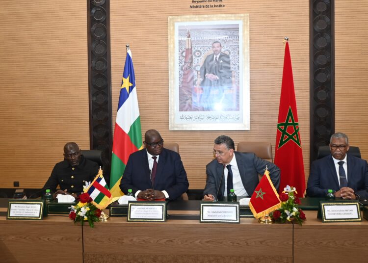Morocco’s Minister of Justice Abdellatif Ouahbi and his Central African Republic counterpart Djoubaye Abazène Arnaud signed a memorandum of understanding on judicial administration cooperation at the Ministry of Justice headquarters in Rabat on Wednesday.