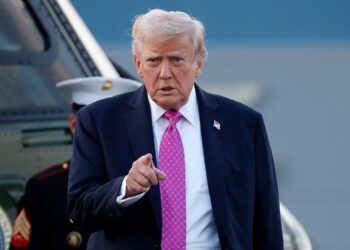 Trump Signs Order Renaming Lake Ontario as ‘Lake America’
