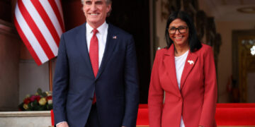 Venezuela’s interim President Delcy Rodriguez and US Interior Secretary Doug Burgum stand together as they attend to deliver statements at Miraflores Palace, in Caracas, Venezuela, March 4, 2026. Photo by Leonardo Fernandez Viloria/Reuters