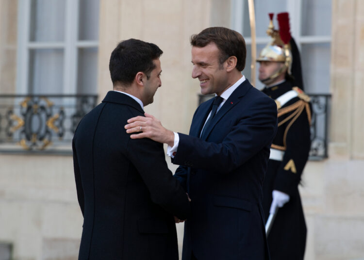 Zelensky Meets Macron in Paris to Discuss Tougher Sanctions on Russia