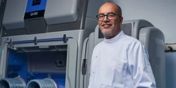 Moroccan Scientist Mimoun Azzouz Wins Prestigious UK Award for Gene Therapy Breakthroughs