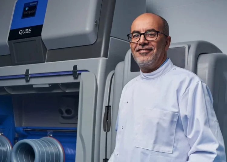 Moroccan Scientist Mimoun Azzouz Wins Prestigious UK Award for Gene Therapy Breakthroughs