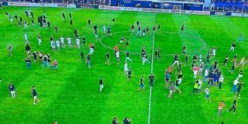 The violent pitch invasion by USM Alger supporters yesterday in Safi has placed the Algerian club under serious scrutiny. 