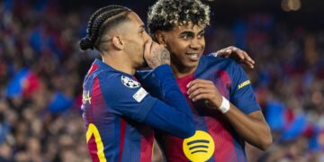 Barcelona walked off the pitch to loud cheers after beating Espanyol 4-1, with the result moving them closer to the La Liga title.