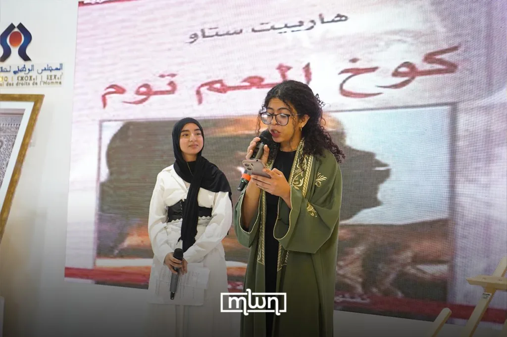 Children reacted to stories, shared impressions, and at times took on the role of narrators, engaging directly with ideas often reserved for more formal settings.