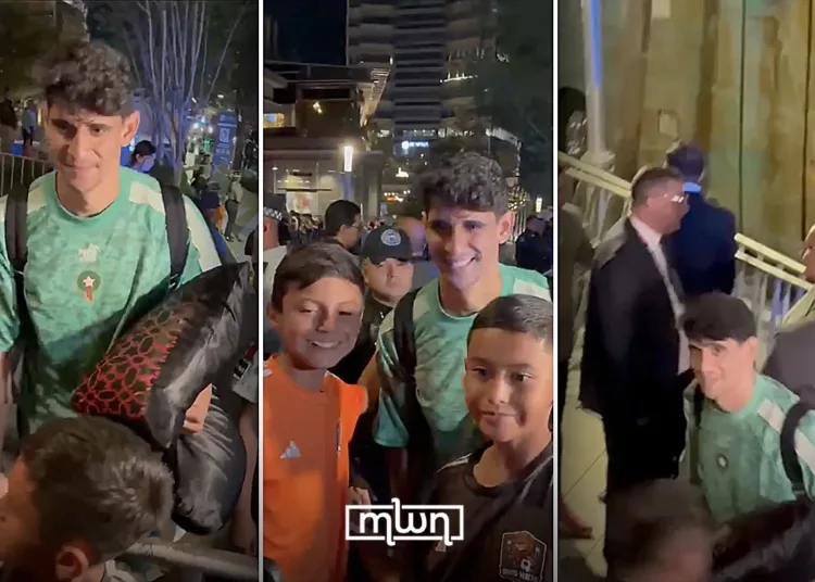 Bounou had already won over Mexican fans days earlier, when he stopped to take photos and sign autographs for children who had waited hours for the team’s arrival.