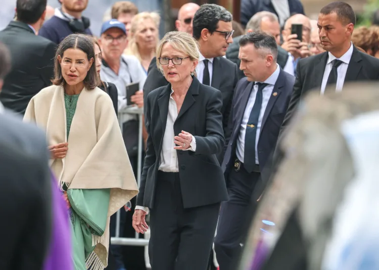 Claude Chirac, the late former First Lady’s daughter, received the Moroccan princess. © JP Pariente/SIPA