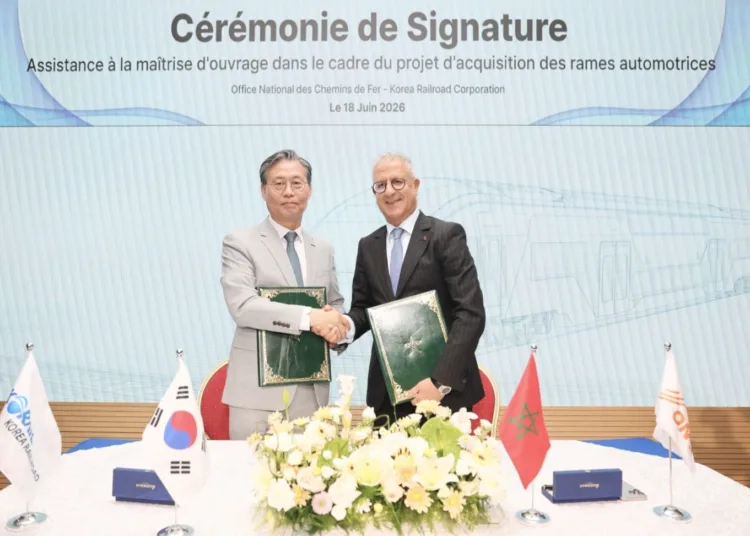 KORAIL President Kim Taeseung signed the deal on Thursday at the ONCF headquarters with Director General Mohamed Rabie Khlie.