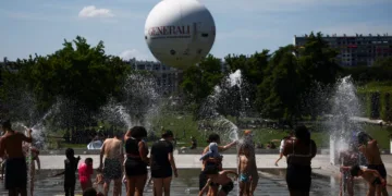 Europe Braces for Prolonged Heatwave, Temperatures Near 40C