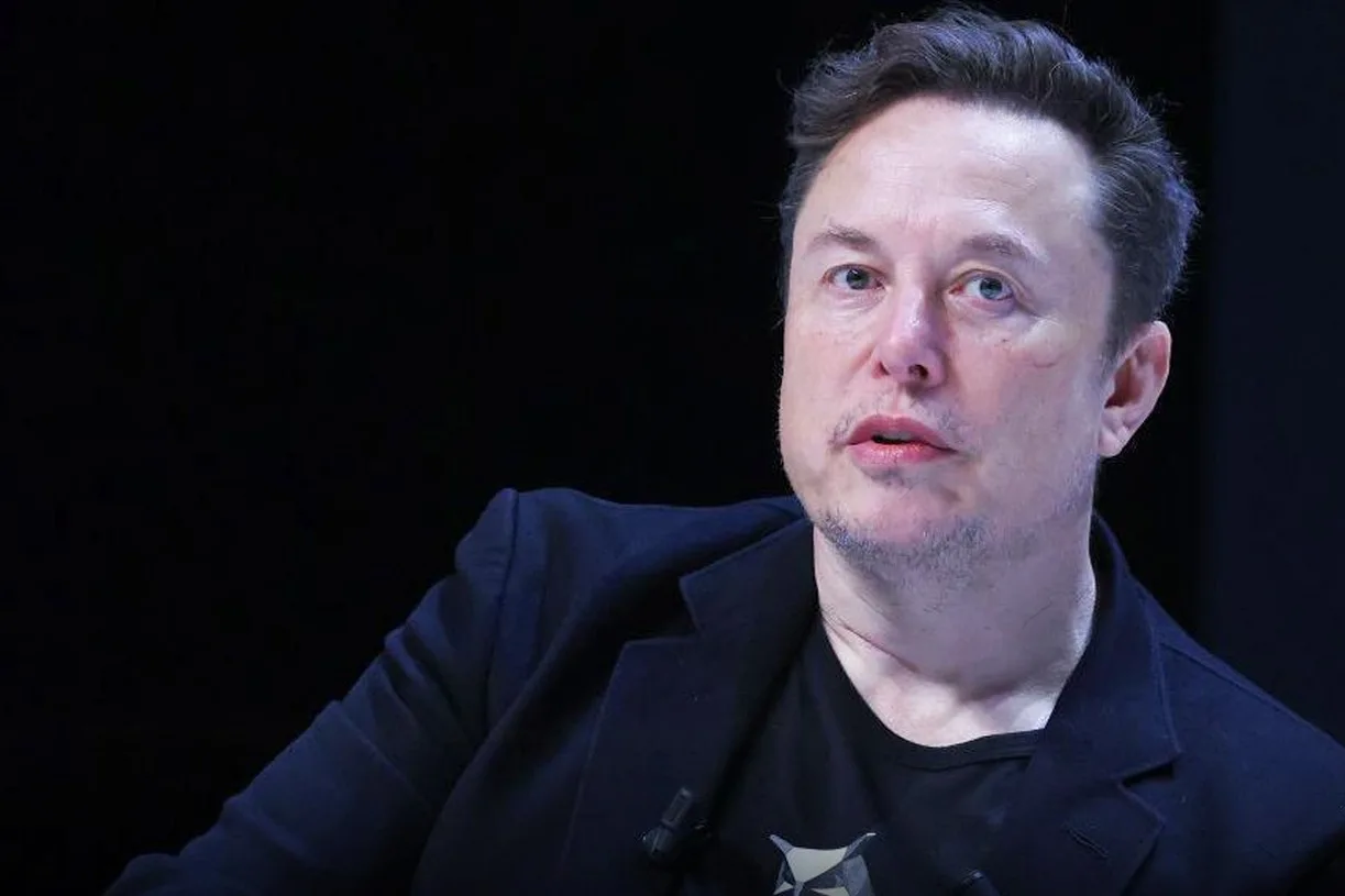 Elon Musk Falls Below Trillionaire Status After Tech Market Sell-Off