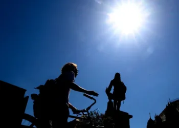 Europe’s Heatwave Hits Household Incomes and Slows Economic Growth