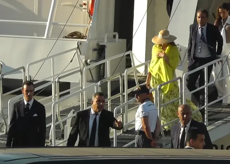 Crown Prince Moulay El Hassan, Princess Lalla Salma, and Princess Lalla Khadija arrived on the Italian island of Capri on the evening of July 1 for a summer vacation.