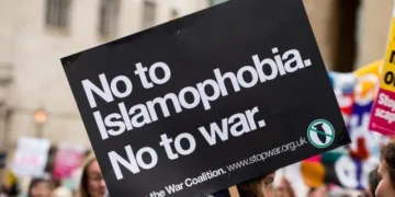 UK Arrests 12 Suspects for Alleged Far-Right Terror Plot Targeting Muslim Gathering