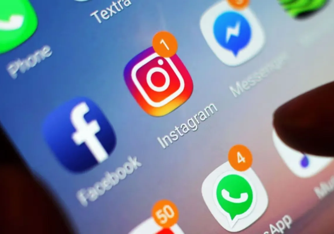 Facebook, Instagram Users Report Widespread Outage, Login Issues