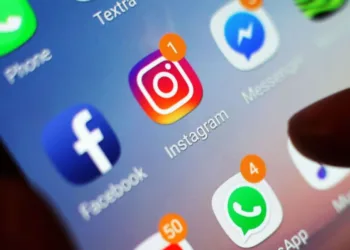 Facebook, Instagram Users Report Widespread Outage, Login Issues