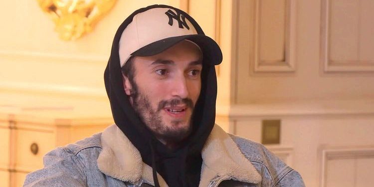 Pause Flow, born Jawad Asradi in 1995 in Imouzzer Kandar, is one of Morocco’s most streamed rappers.