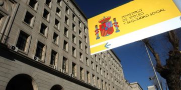 The non-contributory disability pension is meant for people with a recognized disability of 65% or more who lack the resources for a contributory pension.