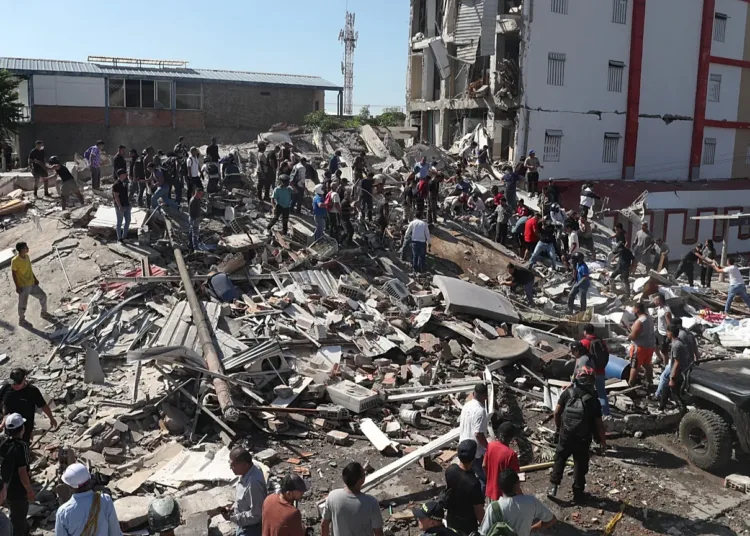 7.4 Earthquake Hits Colombia, Kills at Least 47