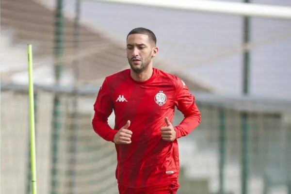 Hakim Ziyech joined Wydad Athletic Club's first pre-season training session on Tuesday as the Red Club officially kicked off preparations for the 2026-2027 campaign under new head coach Paulo Sérgio.