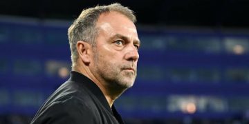 FC Barcelona remain determined to strengthen their attack before the summer transfer window closes, but Hansi Flick is reportedly unwilling to bring in a striker simply to fill the position.
