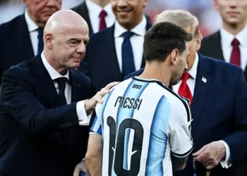Despite the criticism, Infantino continues to receive support from several national associations and confederations as the debate over FIFA's leadership continues.
