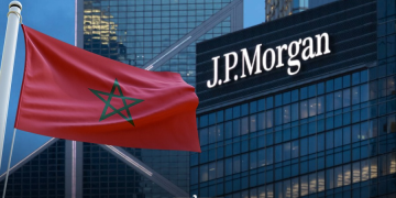 Illustration showing Morocco’s flag alongside JPMorgan signage, reflecting the country’s inclusion among the top weightings in the bank’s new frontier local-currency bond index. (Designed by MWN team)