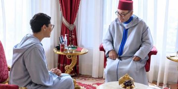 King Mohammed VI receiving Fatima Zahra El Mansouri during the ceremony where he appointed her as Head of Government.