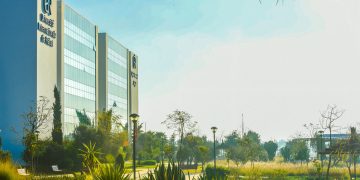 UIR 8 professors standford world scientisits