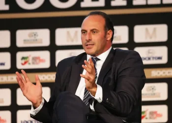 Former Tottenham Hotspur and Switzerland defender Ramon Vega has announced his intention to run for FIFA president